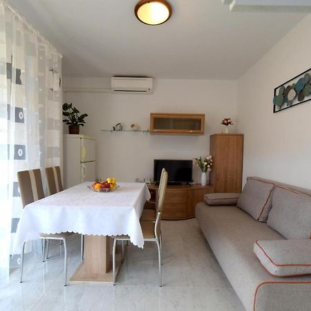 Apartment Biserka Malinska Kültér fotó