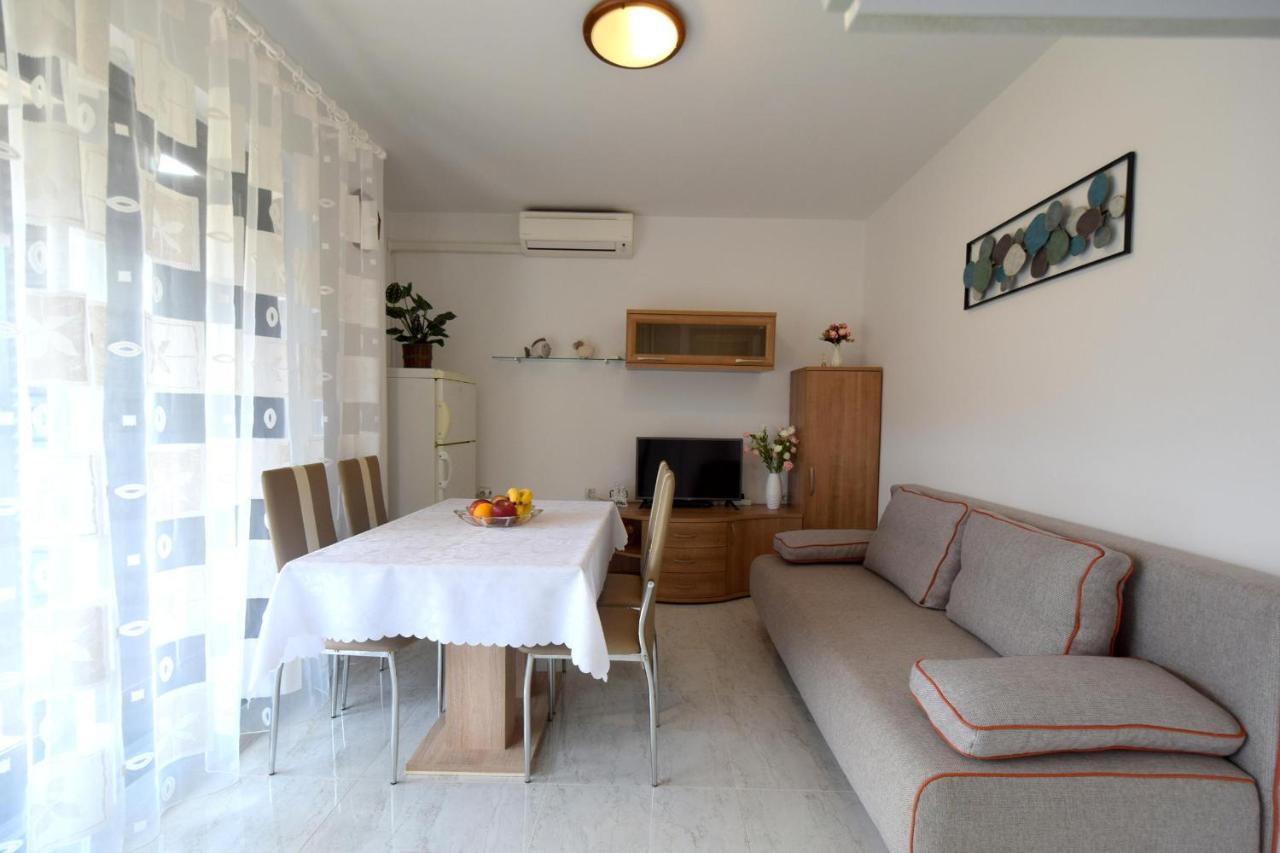 Apartment Biserka Malinska Kültér fotó