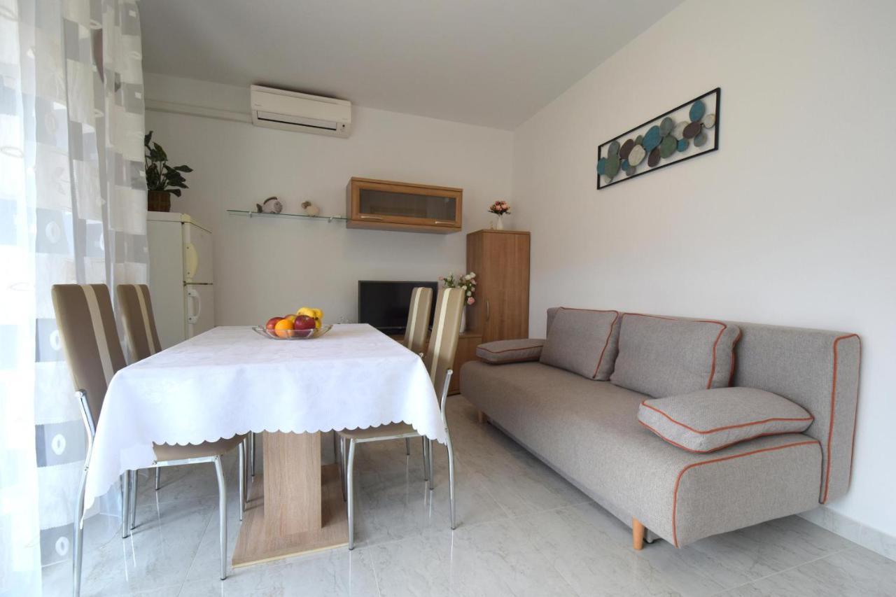 Apartment Biserka Malinska Kültér fotó