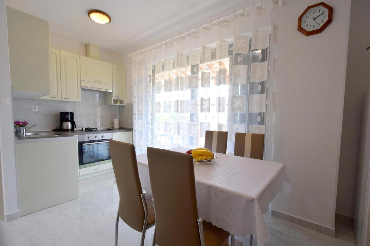 Apartment Biserka Malinska Kültér fotó